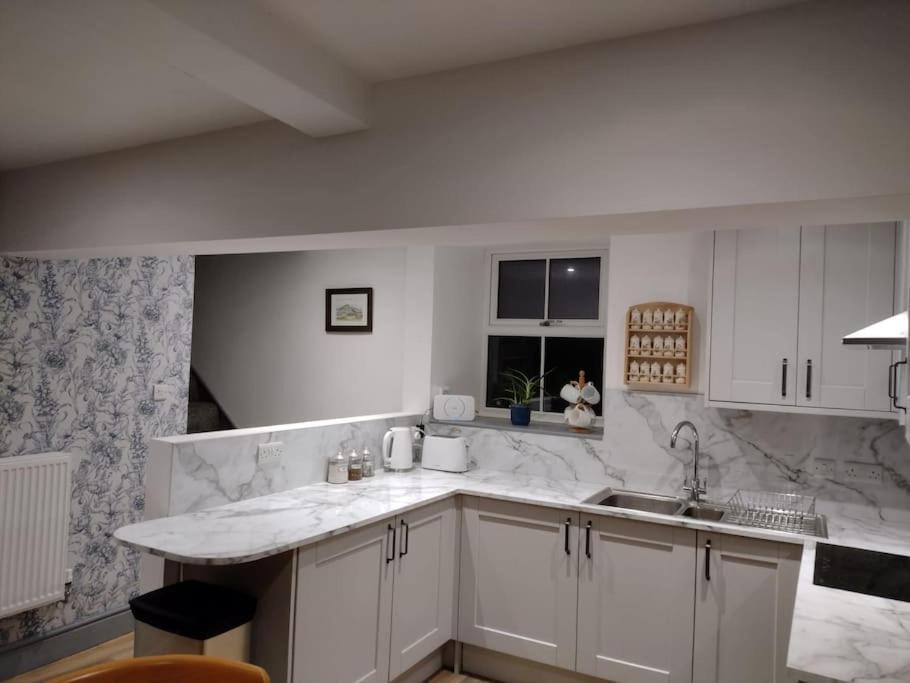 Lavender Cottage, Masham, Historic Listed, 2 Bedrooms * Masham